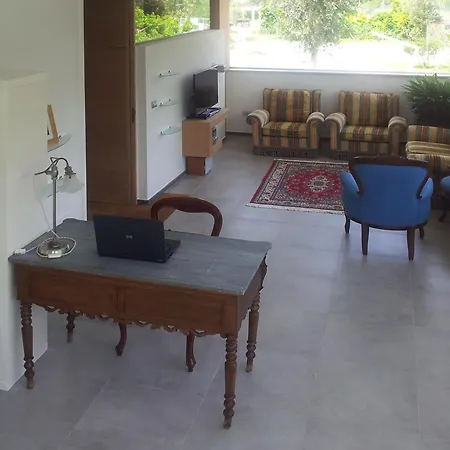 阿尔菲里小屋住宿加早餐旅馆 住宿加早餐酒店 鲁沃迪普利亚